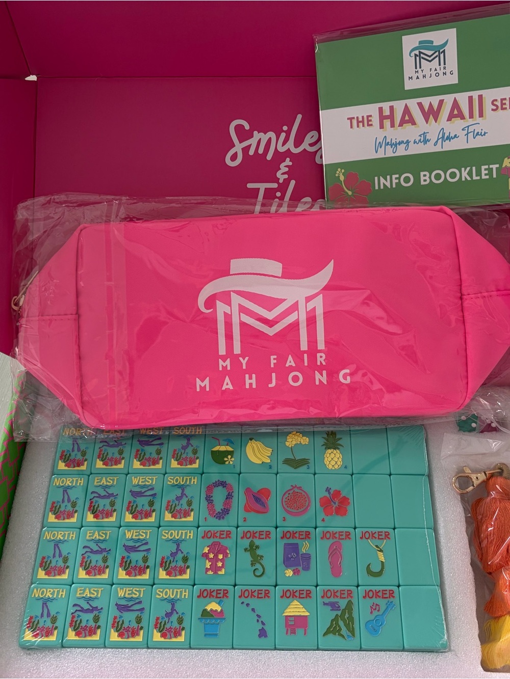 My Fair Mahjong Set – Pink Pouch with Teal Tiles (Hawaii Series) - Picture 6 of 7
